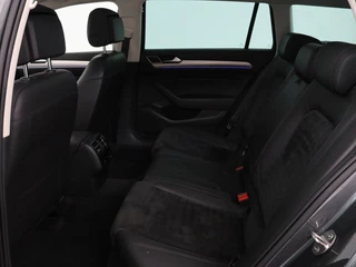 Volkswagen Passat Volkswagen Passat 1.4 TSI GTE | Panoramadak | Stoelverwarming |  Trekhaak | Adaptive cruise | Camera | Carplay | Leder/Alcantara | Full LED | Virtual Cockpit - afbeelding nr 6