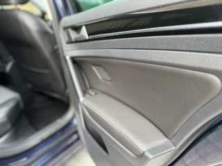 Volkswagen Golf Volkswagen Golf Variant 1.4 TSI R-line 150pk | Navigatiesysteem | Osram LED verlichting | Trekhaak uitklapbaar | Keyless entry | Stoelverwarming | Cruise control | R-stuur | Parkeersensoren voor en achter | Achteruitrijcamera - afbeelding nr 50