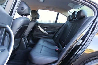 BMW 3 Serie ➡️ BMW 3-serie 320i F30 Centennial High Executive Sedan Facelift | 184 pk | NL auto | 2e eigenaar | 4 cilinder | LED | Leer | Navi | Camera | Sporstuur | Cruise control | Climate control - afbeelding nr 16