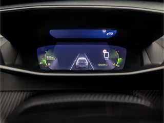 Peugeot 2008 Peugeot 2008 1.2 PureTech Sport (VIRTUAL COCKPIT, APPLE CARPLAY, GROOT NAVI, LEDER, 360 CAMERA, SPORTSTOELEN, LED KOPLAMPEN, GETINT GLAS, LANE ASSIST, DAB+, NIEUWSTAAT) - afbeelding nr 8