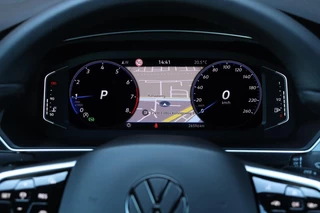 Volkswagen Tiguan Volkswagen Tiguan 1.5 TSI / 2x R-Line / Virtual Cockpit / Camera / Matrix LED / Trekhaak / 20