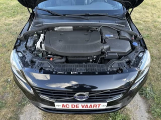 Volvo V60 Volvo V60 2.4 D6 Twin Engine R-Design - NAVI/PANO/LEER/NAP - afbeelding nr 9