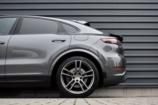 Porsche Cayenne | Panoramadak | Sport Chrono | Achterasbesturing | 21'' Velgen | Leder Dashbord | Orig. NL | - afbeelding nr 38