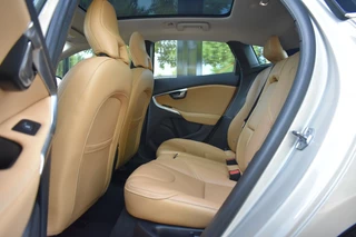 Volvo V40 Volvo V40 T2 122pk Aut. Inscription | Camera | PanoDak | Leder - afbeelding nr 16