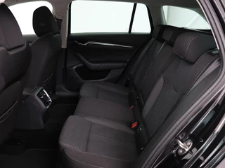 Škoda Octavia Skoda Octavia Combi 1.0 e-TSI Business Edition Plus | Apple Carplay | Cruise Control Adaptief | Navi | Sfeerverlichting |  Dodehoek Detectie | Stoelverwarming - afbeelding nr 6