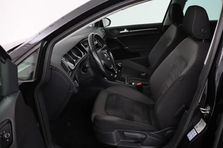 Volkswagen Golf Volkswagen Golf 1.4 TSI Highline | Stoelverwarming | Camera | Full LED | Adaptive cruise | Carplay | Climate control | Parkeerhulp | Bluetooth - afbeelding nr 15