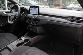 Ford Focus Ford Focus Wagon 1.5 EcoBoost ST Line Business / Camera / Navigatie / Keyless / B&O / 17'' / Stuurverwarming / DAB / Dodehoek / Cruise Control - afbeelding nr 11