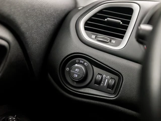 Jeep Renegade Jeep Renegade 1.4 MultiAir Longitude 141Pk Automaat (PANORAMADAK, NAVIGATIE, CRUISE, GETINT GLAS, SPORTSTOELEN, BLUETOOTH, PARKEERSENSOREN, NIEUWE APK, NIEUWSTAAT) - afbeelding nr 23