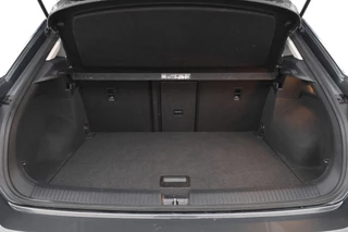 Volkswagen T-Roc Cruise Control, Panoramadak, Trekhaak, Airco, Parkeersensoren - afbeelding nr 24