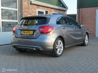 Mercedes-Benz A-Klasse Mercedes A-klasse 180 Prestige/nav/pdc v-a/zwarte hemel/17