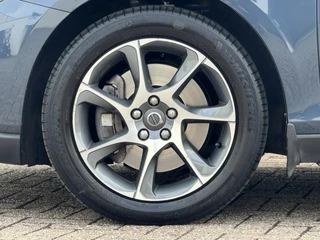Volvo V40 Volvo V40 CROSS COUNTRY 1.5 T3 Momentum Ocean Race Cruise control Climate control Parkeersensor Navigatie - afbeelding nr 16