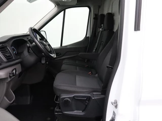 Ford Transit Ford Transit 2.0TDCI 130PK L2H2 | Navigatie | Camera | Trekhaak 2800Kg | Airco | 3-Persoons - afbeelding nr 19