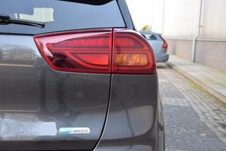 Kia e-Niro Kia e-Niro ExecutiveLine 64 kWh | Stoelverwarming/koeling | Elektrisch verstelb. bestuurdersstoel met geheugen | Draadloze telefoonlader | - afbeelding nr 9