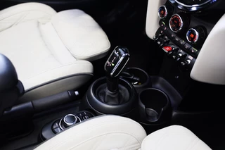 MINI Cooper Cabrio Mini Mini Cabrio 1.5 Cooper JCW Pakket / Aut / Navi / Cc / Leder / Digital Cockpit / Sfeerverlichting / Windscherm / Led / Pdc - afbeelding nr 33