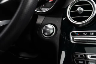 Mercedes-Benz GLC Mercedes GLC-klasse 250 4MATIC AMG Pano / Burmester / Trekhaak - afbeelding nr 17