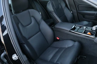 Volvo V60 Volvo V60 2.0 T6 Recharge AWD Inscription Panodak Headup Display 360View Adaptiv Cruise Leder Sportzetels Harman/Kardon Audio Laneassist 134000km BJ2021 - afbeelding nr 18
