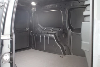 Ford Transit Connect Ford Transit Connect 1.5 EcoBoost PHEV L2 Limited 150pk | Ford Voorraad | Laadvloerbescherming hout | Driver Assistance Pack Trailer - afbeelding nr 6