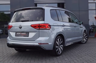 Volkswagen Touran Volkswagen Touran 1.5 TSI DSG R-Line Black st/ 7Pers./Panodak /trekhaak wegkl./ACC - afbeelding nr 9