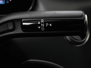 Mercedes-Benz C-Klasse Mercedes-Benz C-klasse 300e AMG Night | Adaptive cruise |  Stoelverwarming | Trekhaak | Carplay | Camera | Sfeerverlichting | Full LED - afbeelding nr 20