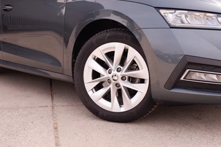 Škoda Octavia Škoda Octavia Combi 1.5 e-TSI Business Edition Plus | Trekhaak | Head-Up | Carplay | LED | Sfeerverl. | Camera | Memory - afbeelding nr 60