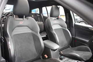 Ford Focus Ford Focus Wagon 2.3 EcoBoost ST-3 | Automaat 280pk! | Dubbele Wielset | Panoramadak | Winter Pack | Adaptive cruise control | Adaptive LED | Head up Display | Camera | - afbeelding nr 13