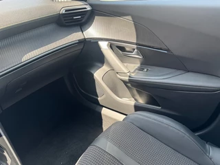 Peugeot 2008 Peugeot 2008 1.2 PURETECH AUT. 130PK GT LINE LED NAVI CAMERA CARPLAY AIRCO - afbeelding nr 16