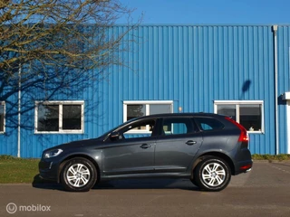 Volvo XC60 Volvo XC60 AWD 2.4 5Cyl Xenon Navi Pdc V+A Stoelverwarm 1eigenaar - afbeelding nr 2