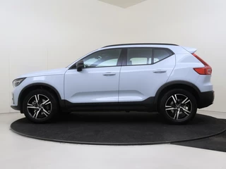 Volvo XC40 Volvo XC40 B4 Plus Dark | Trekhaak | Dodehoekdetectie | Achteruitrijcamera - afbeelding nr 2