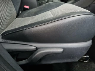 Toyota Auris Toyota Auris 1.8 Hybrid Touring Sports Executive / Pano - afbeelding nr 22