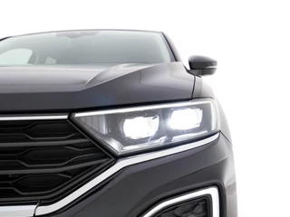 Volkswagen T-Roc Volkswagen T-Roc 1.5 TSI Sport-Plus-Pack Aut. *ADAPTIVE-CRUISE | FULL-LED | NAVI-FULLMAP | HEATED-COMFORTSEATS | DAB | CAMERA | TOWBAR | PRIVACY-GLASS | 17''ALU* - afbeelding nr 26