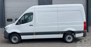 Mercedes-Benz Sprinter Mercedes-Benz Sprinter 317 L2H2 MBUX 170PK Airco Navigatie Trekhaak Camera Parkeersensoren BPM Vrij - afbeelding nr 2