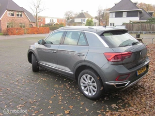 Volkswagen T-Roc Volkswagen T-Roc 1.5 TSI Life Business Automaat Trekhaak - afbeelding nr 2