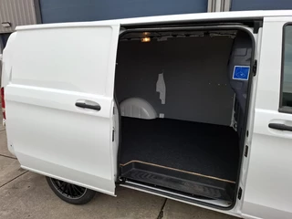 Mercedes-Benz Vito Mercedes-Benz Vito 116 CDI Lang AIRCO / CRUISE CONTROLE / NAVI / L2H1 / TREKHAAK / N.A.P - afbeelding nr 17