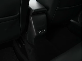 Peugeot e-2008 (INCL-BTW) Aut. *DIGI-COCKPIT | ADAPT.CRUISE | FULL-LED | 1/2-LEATHER| KEYLESS | CAMERA | NAVI-FULLMAP | LANE-ASSIST | ECC | PDC | DAB + | SPORT-SEATS | 17''ALU* - afbeelding nr 23