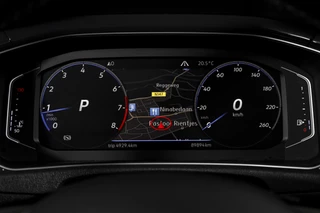 Volkswagen T-Roc Volkswagen T-Roc 2.0 TSI 190 PK 4Motion Sport - Automaat | Dig. Cockpit | Cruise Control | Stoelverw. | PDC | NAV + App. Connect | ECC | Afn. Trekhaak | LM 17