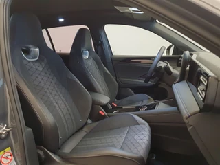 Volkswagen Tiguan Volkswagen Tiguan 1.5 eTSI 150pk DSG/AUT R-Line Wegklapbare trekhaak, Panoramadak, 360 camera - afbeelding nr 2