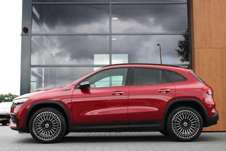 Mercedes-Benz EQA Mercedes EQA 250 AMG Line 67 kWh | Pano | Sportstoelen - afbeelding nr 2