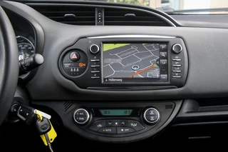 Toyota Yaris Toyota Yaris 1.5 Hybide | Navigatie | All Season | Camera (31946km!) - afbeelding nr 9
