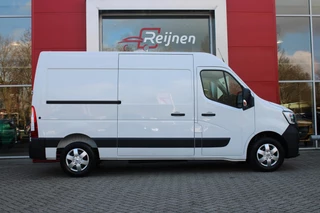 Renault Master Renault Master T33 2.3 dCi 135PK L2H2 WORK EDITION 3-ZITS | LINKER ZIJSCHUIFDEUR | TREKHAAK | NAVIGATIE | ACHTERUITRIJ CAMERA | PARKEER SENSOREN VOOR / ACHTER | AIRCO | CRUISE CONTROL | MISTLAMPEN VOOR | DODEHOEKDETECTIE | ALL SEASON BANDEN | - afbeelding nr 11