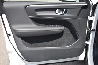 Volvo XC40 Volvo XC40 T2 129pk Aut. Momentum Core | Navigation Tech | Airco | LM velge - afbeelding nr 12