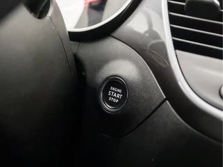 Opel Crossland X Opel Crossland X 1.2 Turbo Innovation Sport 131Pk (APPLE CARPLAY, GROOT NAVI, CLIMATE, KEYLESS, LM VELGEN, LEDER, SPORTSTOELEN, TREKHAAK, CRUISE, PARKEERSENSOREN, NIEUWE APK, NIEUWSTAAT) - afbeelding nr 29