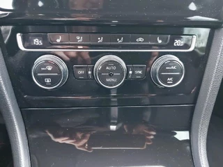 Volkswagen Golf Volkswagen Golf 1.4 TSI Highline Automaat, airco,cruise,navigatie,stoelverwarming,parkeersensoren, - afbeelding nr 17