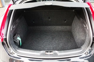 Volvo V40 Volvo V40 2.0 T2 Nordic+|LED|Camera|Stoelverwarming|Trekhaak - afbeelding nr 8