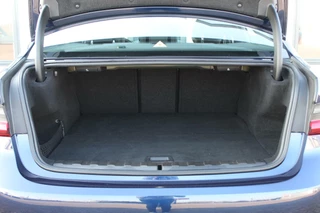 BMW 3 Serie BMW 3-serie 330e eDrive Sport/Shadow/Schuifdak/19inch - afbeelding nr 21