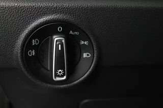 Volkswagen T-Roc Volkswagen T-Roc 1.0 TSI Sport (PARKEERSENSOREN, NAVIGATIE, ACHTERUITRIJCAMERA, DIGITAAL DASHBOARD, CRUISE CONTROL, NL-AUTO) - afbeelding nr 6