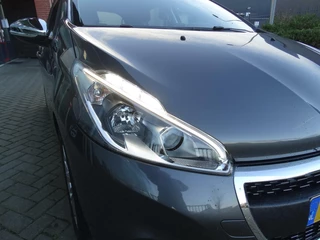 Peugeot 208 Peugeot 208 1.2 PureTech Signature Carplay/Cruise/PDC/Airco - afbeelding nr 17