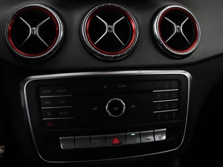 Mercedes-Benz CLA Mercedes-Benz CLA-klasse 180 AMG | Stoelverwarming | Sportstoelen | Camera | Navigatie | Park Assist | Full LED | Cruise control | Airco - afbeelding nr 22