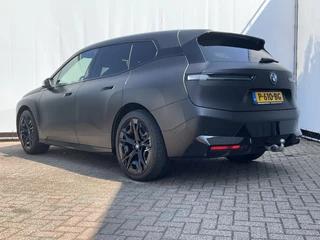 BMW iX BMW iX xDrive50 High Executive 112 kWh Laser B&W Pano.dak Trekhaak M-sport - afbeelding nr 2