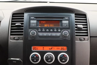 Nissan Navara Nissan Navara 2.5 dCi SE King Cab Climate, Camera, Cruise, Bluetooth, PDC, Trekhaak, 17'' - afbeelding nr 4