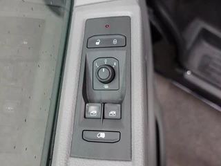 Volkswagen Transporter Volkswagen Transporter 2.0 150PK L2H1 Highline Automaat Dubbele Cabine Airco  Navi Parkeersensoren Camera Trekhaak Carplay - afbeelding nr 9